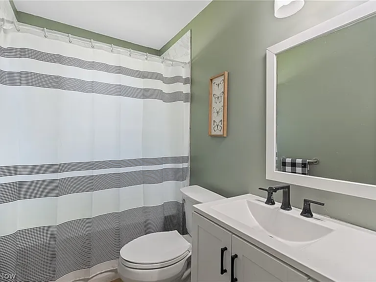 209 Grove Ave — Photo 7