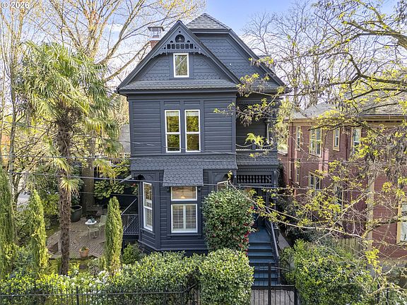 2nd image of 1232 SE Belmont St