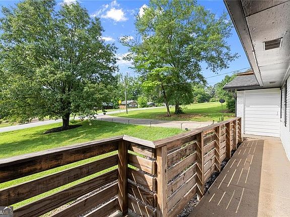 3rd image of 1089 Worley Dr
