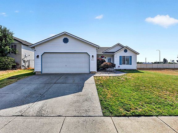 3rd image of 3011 Meadow Glen Ln