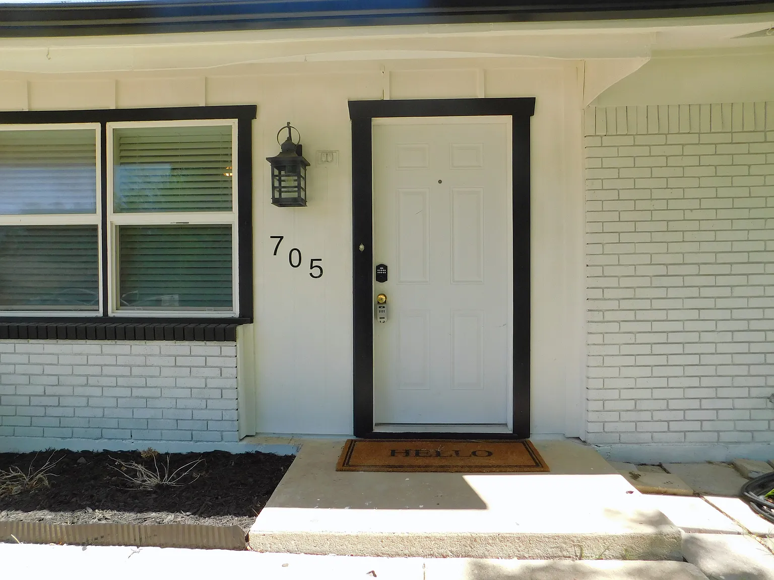 3 bed, 1.5 bath, 1428 sqft, $1,950 — Photo 3