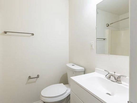 5th image of 6436 Elkhardt Rd APT Q