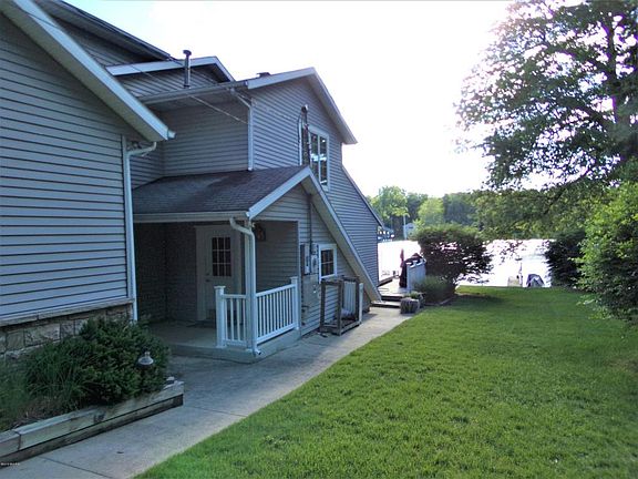 5th image of 383 S Gull Lake Dr