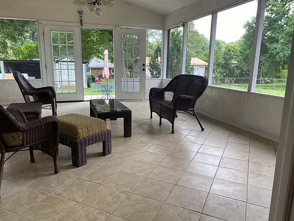 3rd image of 5375 Macy Grove Rd