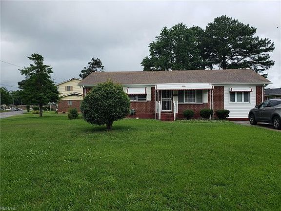 2nd image of 901 Dandridge Dr