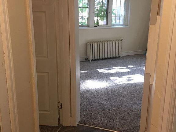 5th image of 2634 N Maryland Ave APT C