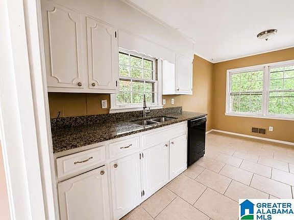 5th image of 1444 Highland Dr