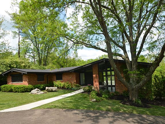 2nd image of 8440 Susann Ln
