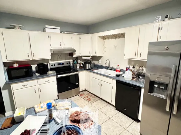 63 Walnut St #1, Leominster, MA 01453