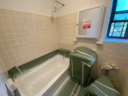 Rented by Voro New York | media 41
