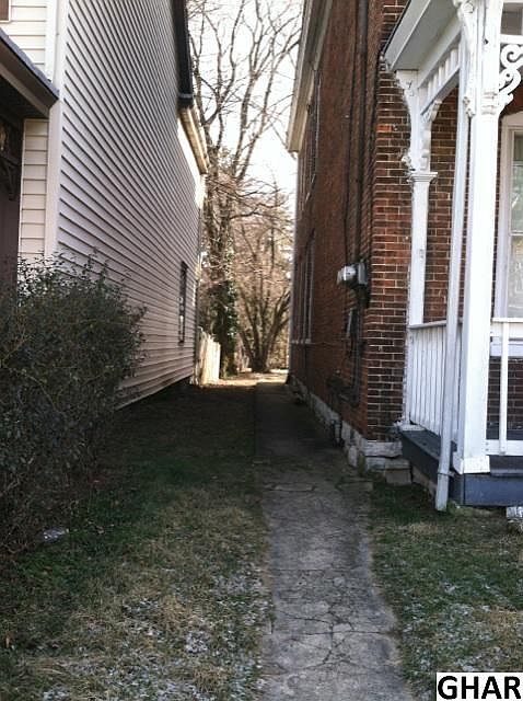 Building Photo 3