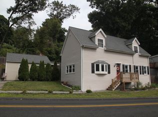 160 Lakemere Dr, Southbury, CT 06488