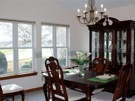 4th image of 2850 Devonshire Ct