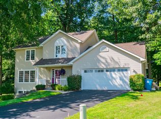132 Kensington Ct, Battle Creek, MI 49015