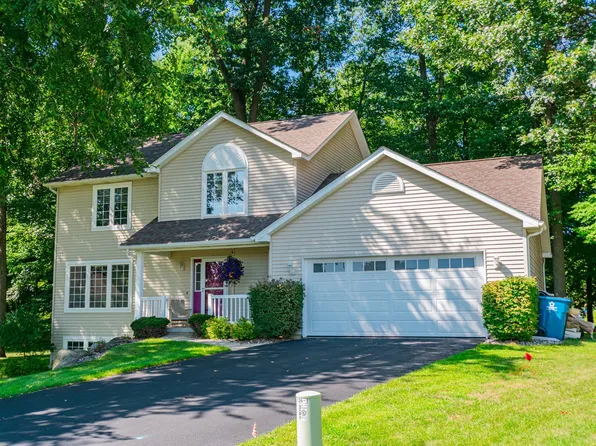 132 Kensington Ct, Battle Creek, MI 49015