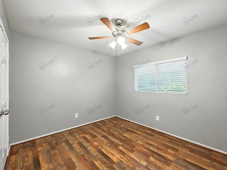 10512 Flagstaff Run — Photo 13