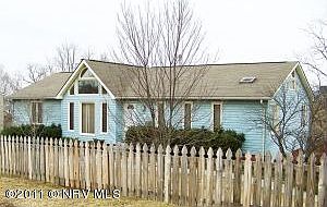 3rd image of 135 Morning Star Ln