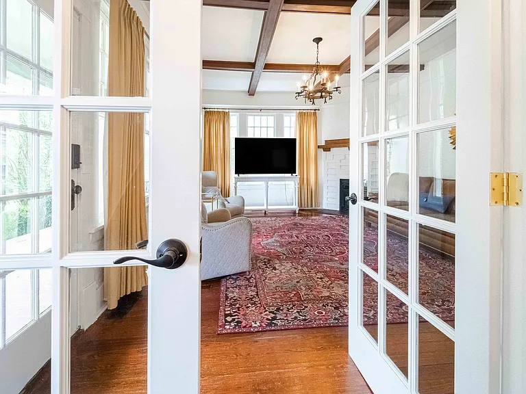 1435 Johns Rd — Photo 3
