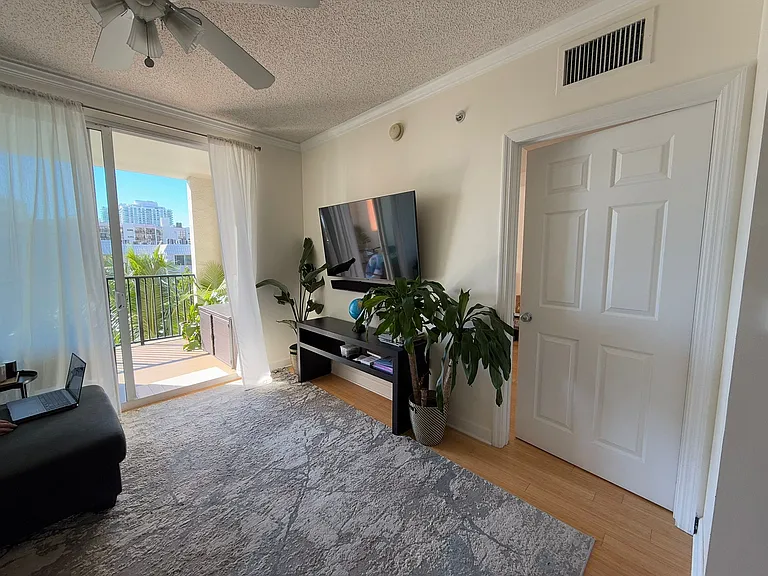 17145 N Bay Rd #Penthouse 4609 — Photo 6