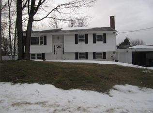 5 Park Ct, Middletown, NY 10940