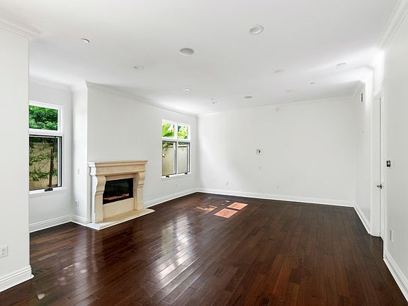 4th image of 1127 Princeton St #102