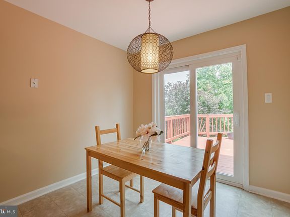 4th image of 209 Knollwood Ct