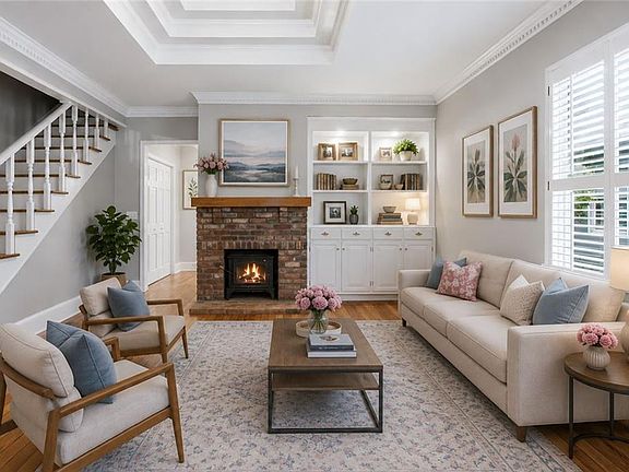 5th image of 814 Antone St NW