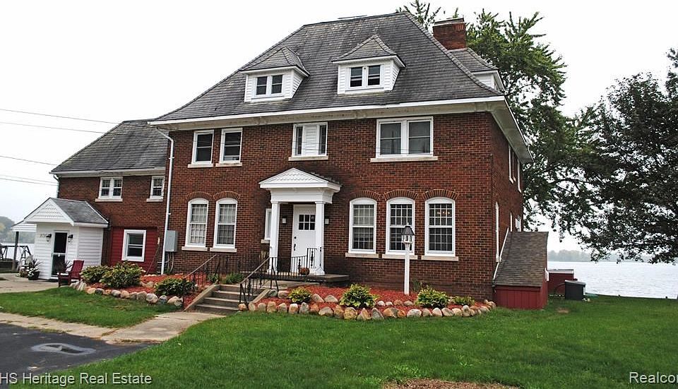 1st image of 8790 Arlington White