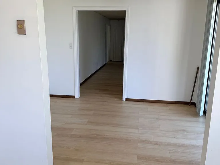 16202 Larch Way — Photo 3