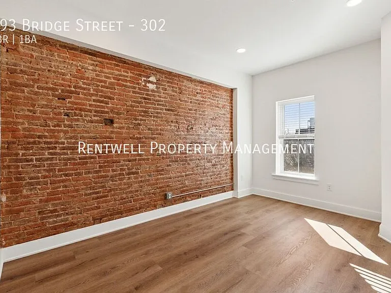 193 Bridge St #302 — Photo 6