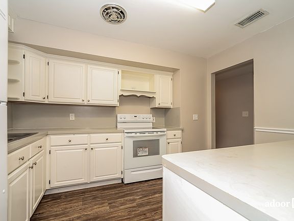 4th image of 7426 Burlingame Dr S