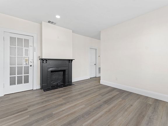 3rd image of 729 E Palmetto St APT 3