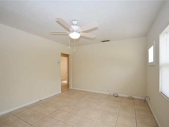 4th image of 602 Dixson St