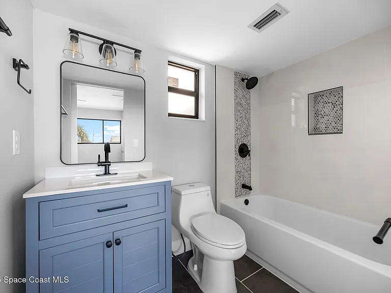 111 Columbia Dr — Photo 27