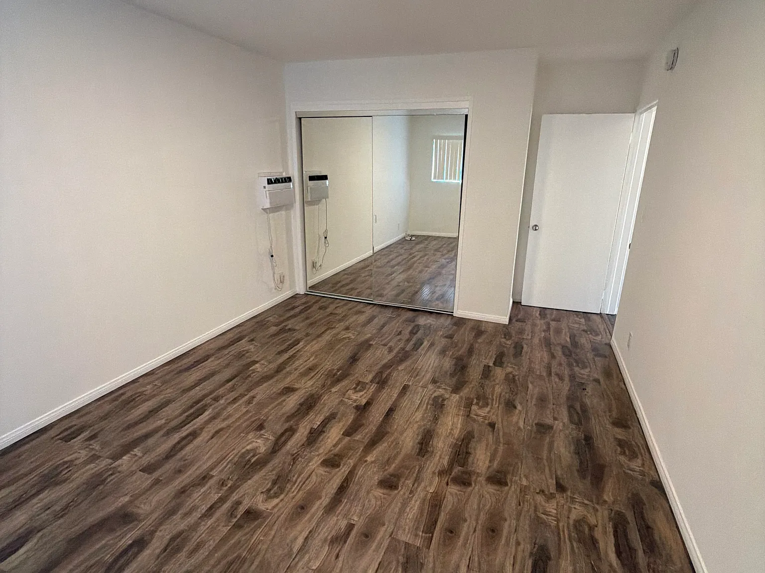 1 bed, 800 sqft, $1,995 — Photo 3