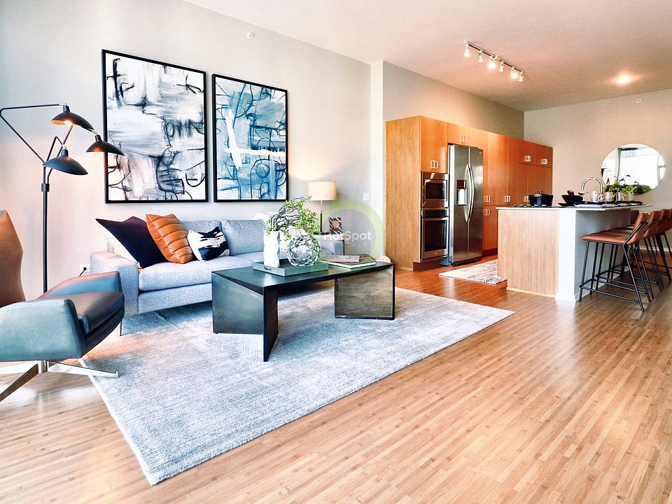 1st image of 200 E Illinois St #3/2