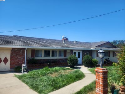 4180 Dingley St, Oakland, CA, 94605