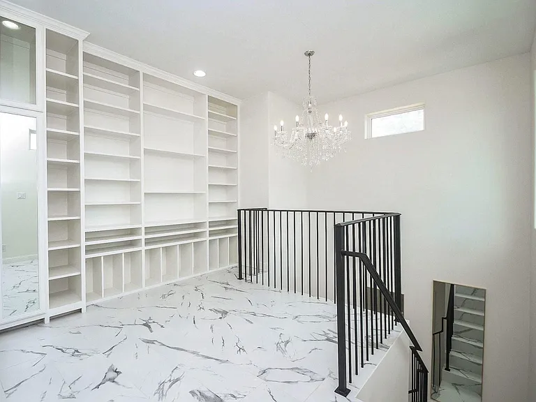 422 Mignon Ln — Photo 21