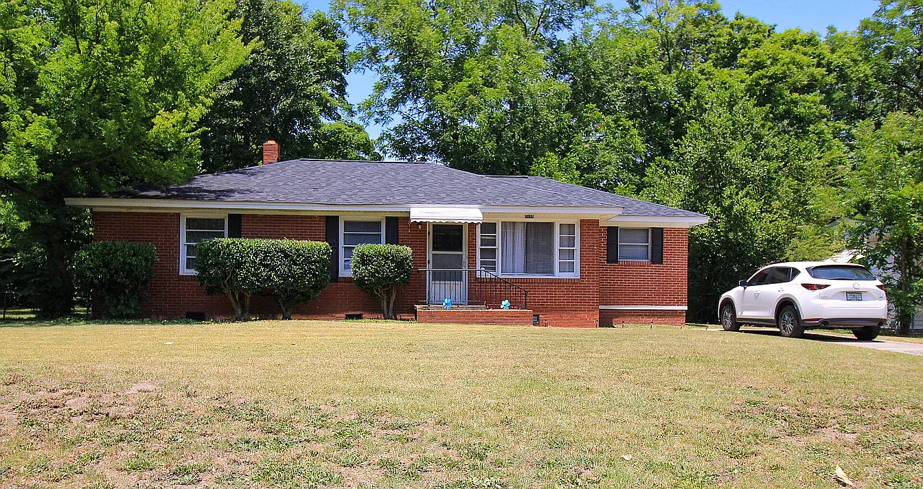 4 bed, 1500 sqft, $1,300 — Photo 1