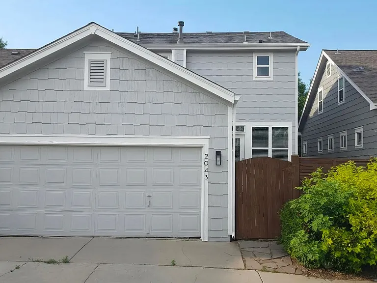 2043 King Way — Photo 33