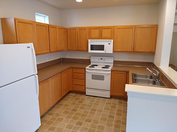 2nd image of 4155 McKinley St NE