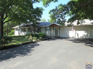 118 Sunset Ct, Ozawkie, KS 66070