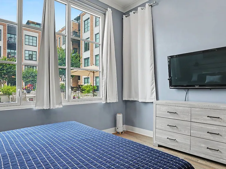 100 Garvies Point Rd #1005 — Photo 11