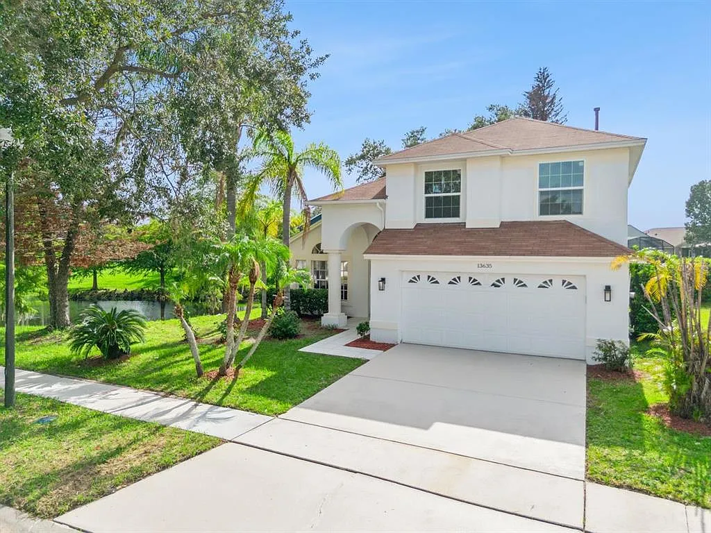 4 bed, 2.5 bath, 2274 sqft, $3,100 — Photo 3