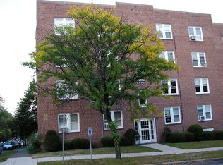 241 Essex St APT 2L, Holyoke, MA 01040