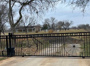 304 County Road 300, Jourdanton, TX 78026