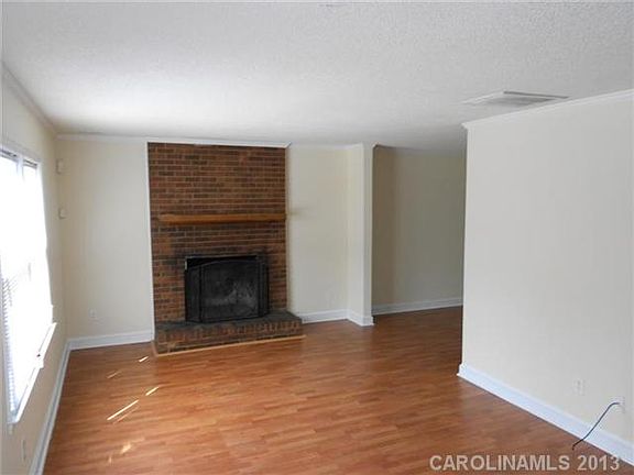 5th image of 7243 Lockmont Dr