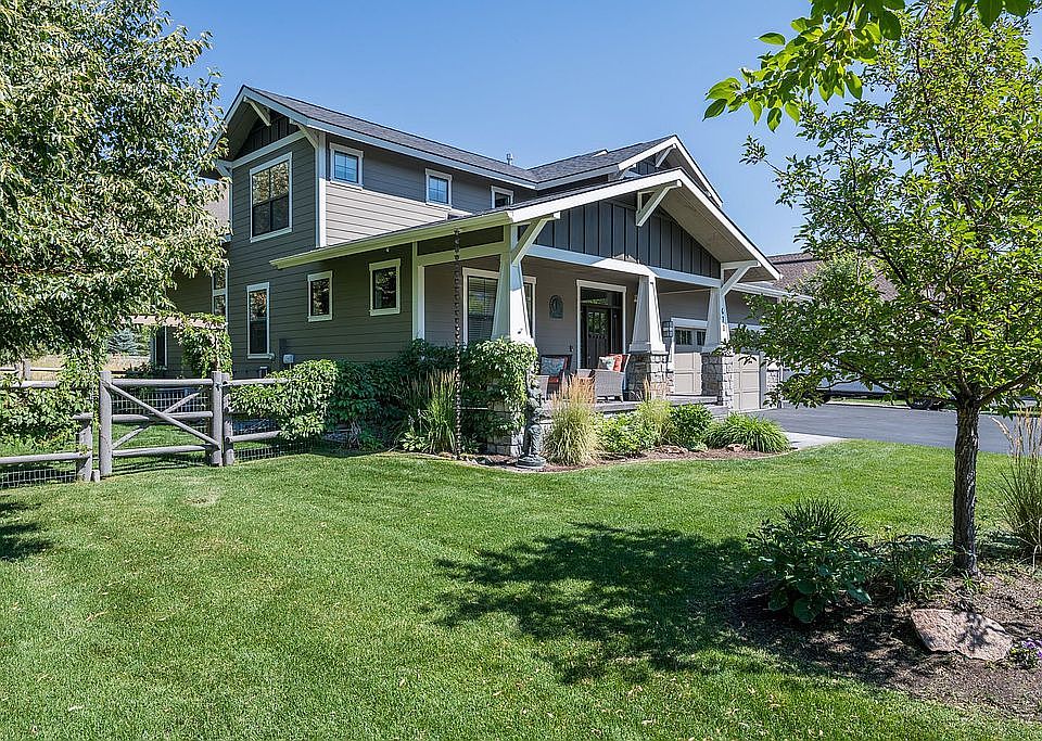 2nd image of 670 Kintail Dr