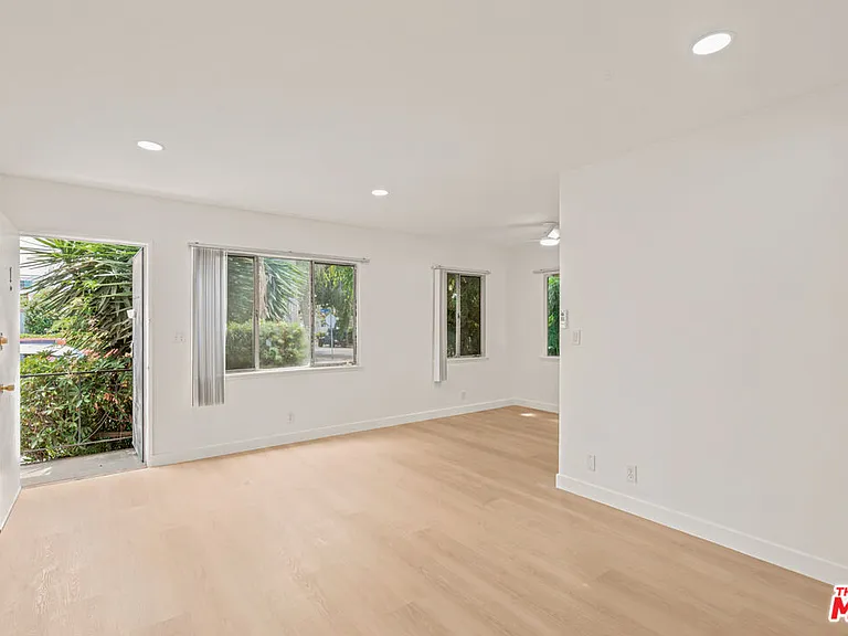 11825 Iowa Ave #1 — Photo 4