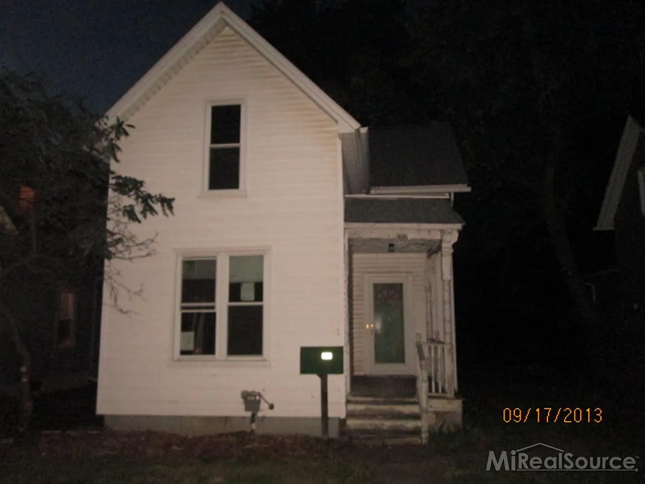 282 Euclid St photo 1